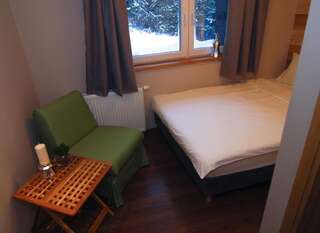 Проживание в семье Karolinka Guest House Щирк Небольшой двухместный номер с 1 кроватью-9